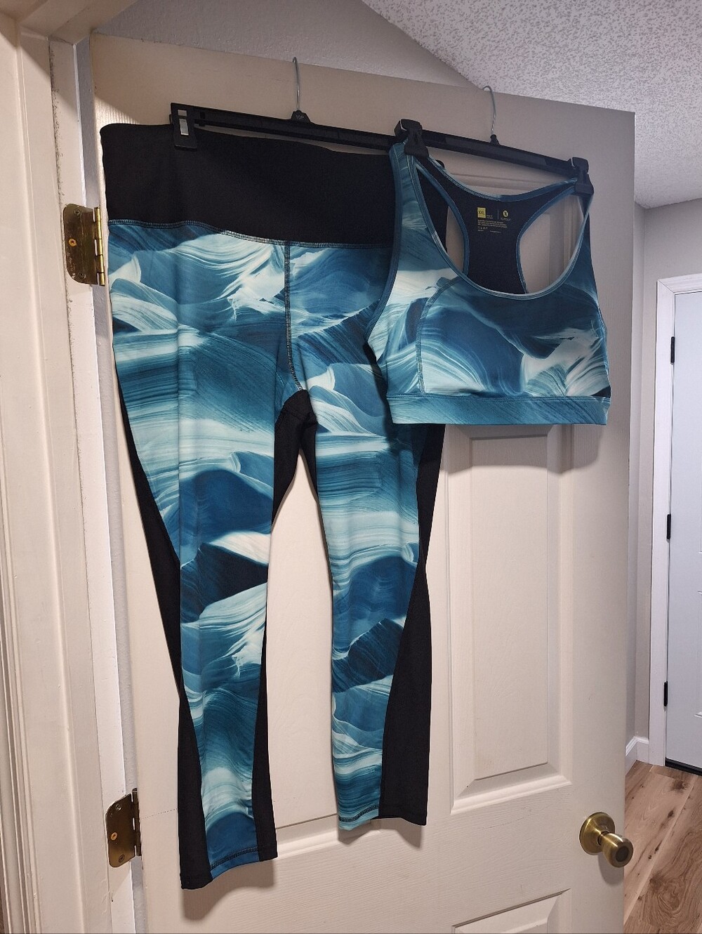 Xersion Black And Teal Work Out Pant XL Top Runs Small XXL New